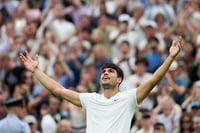 | Photo: AP/Alberto Pezzali : Wimbledon Tennis 2024: Carlos Alcaraz vs Francis Tiafoe
